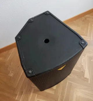 Altavoz Behringer 15" EUROLIVE B1520 PRO