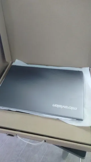 Portátil microvision i7 Gris/Plata
