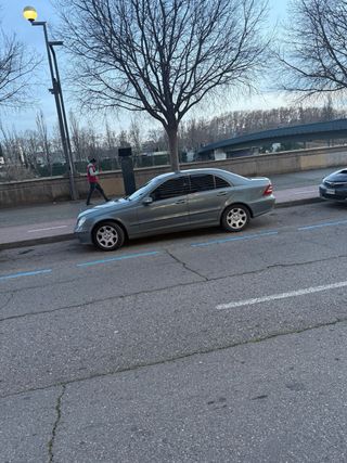 Mercedes-Benz Clase C 2005