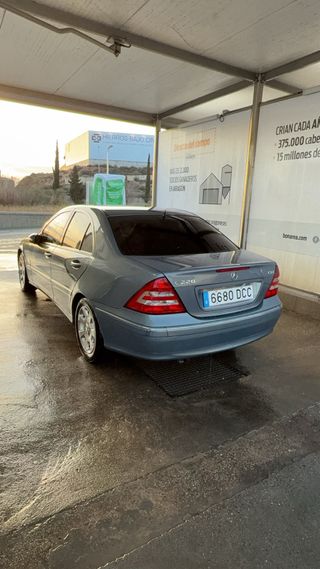Mercedes-Benz Clase C 2005