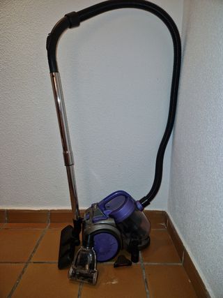 Aspiradora 1000 w sin bolsa ciclónica