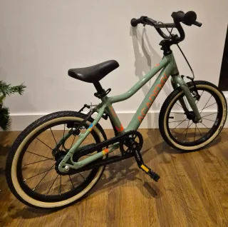 Bicicleta Academy 3 16" ultra ligera como nueva