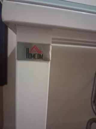 Mesa de escritorio de cristal y metal