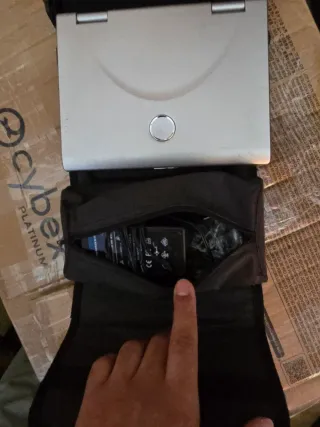 Reproductor DVD Portátil AIRIS con Estuche