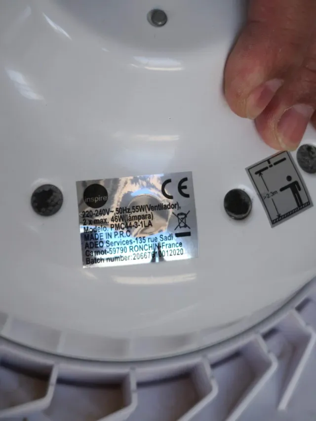 VENTILADOR de TECHO INVIERNO/VERANO. 55W. Luz LED.