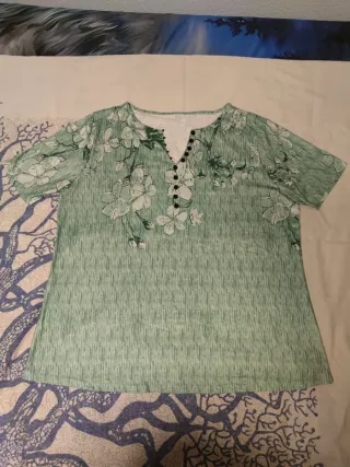 Camiseta Verde Flores Mujer Talla 2XL Nueva