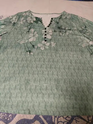 Camiseta Verde Flores Mujer Talla 2XL Nueva