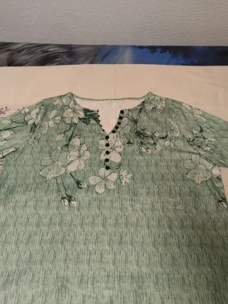 Camiseta Verde Flores Mujer Talla 2XL Nueva