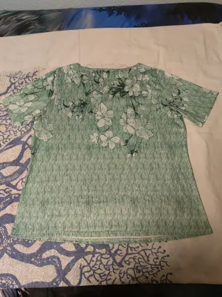 Camiseta Verde Flores Mujer Talla 2XL Nueva