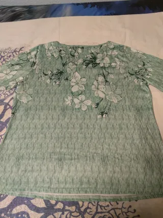 Camiseta Verde Flores Mujer Talla 2XL Nueva