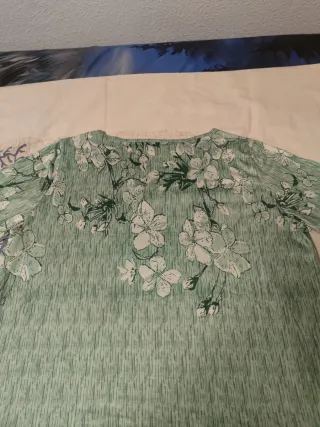 Camiseta Verde Flores Mujer Talla 2XL Nueva