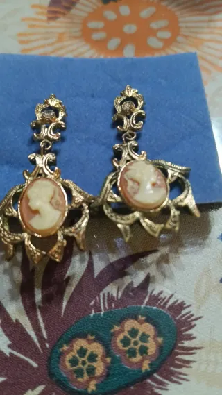 Pendientes antiguos camafeos y perlitas