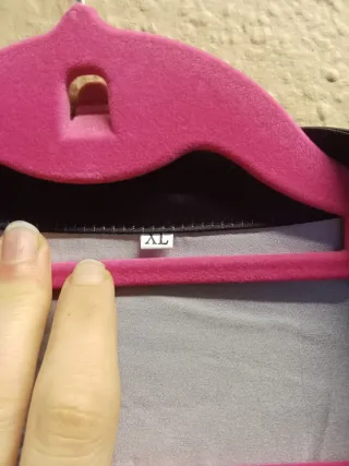 Blusa mujer negra con estampado floral