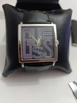 Reloj Guess Mujer Cuadrado Plata