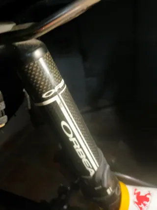 Bicicleta + rodillo + 2 ruedas repuesto.