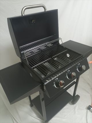 Barbacoa de gas negra