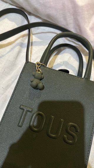 Bolso Tous verde oscuro con charm oso
