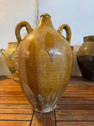 Cántaro antiguo para aguardiente