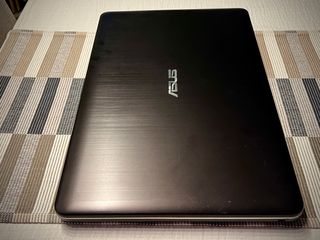 Portátil Asus 1 Terabyte, Windows 10 como nuevo