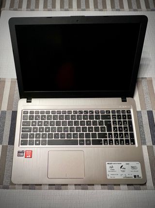 Portátil Asus 1 Terabyte, Windows 10 como nuevo