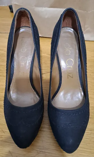 Zapatos de tacón Lola Cruz negros talla 40