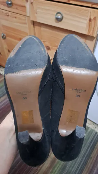 Zapatos de tacón Lola Cruz negros talla 40