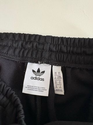 Pantalón chándal Adidas negro