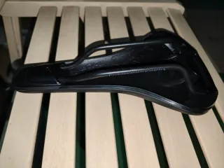 Sillín Fi'zi:k TAIGA Negro. NUEVO A ESTRENAR