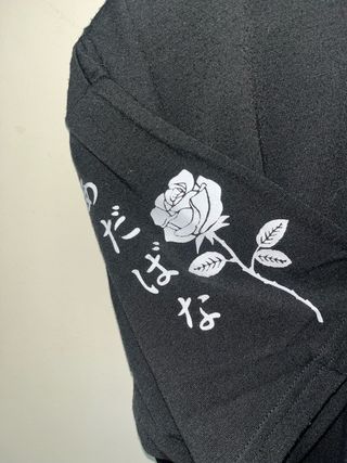 Camiseta Shein Talla S Rosas