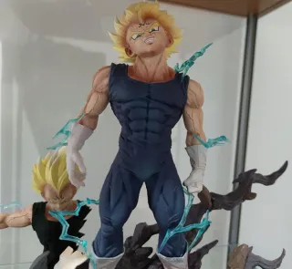 Dragon Ball Majin Vegeta Super Saiyan Statue Bust