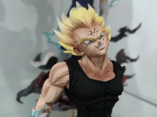 Dragon Ball Majin Vegeta Super Saiyan Statue Bust