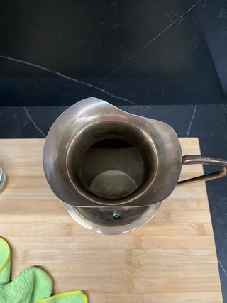 Jarra vintage con adornos de cristal