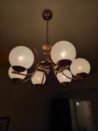 Lámpara colgante dorada 6 globos cristal