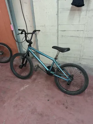 Bicicleta BMX Azul