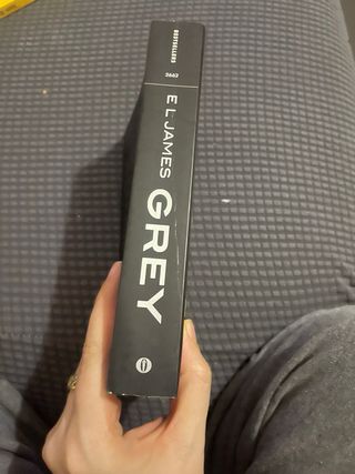 JAMES, E. L. - GREY. CINQUANTA SFUMATURE DI GRIGIO