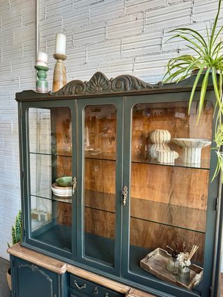 Vitrina antigua restaurada madera y cristal