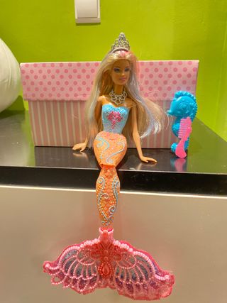 Barbie Sirena con Corona y Cepillo