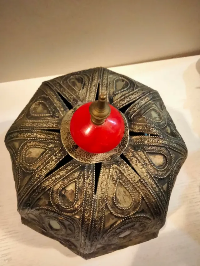 Casco ceremonial decorativo metal
