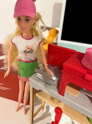Barbie Pizzería incluye muñeca y accesorios