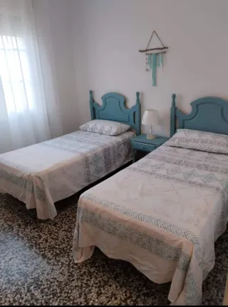 Se alquila habitación doble en DELTEBRE