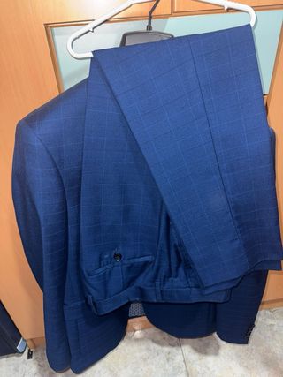 Traje azul talla 40