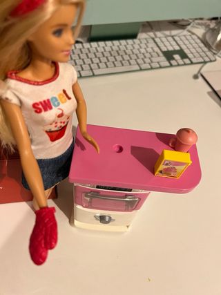 Barbie repostería con muñeca Barbie incluida