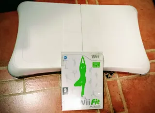 Tabla Wii Fit + Juego Wii Fit