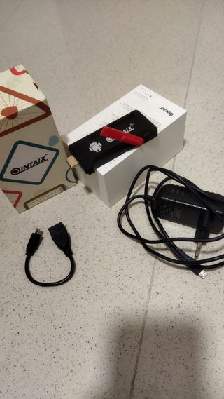 Mini PC Qintaix R33 Android TV Stick