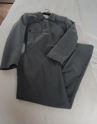 Traje chaqueta y pantalón Pull&Bear gris