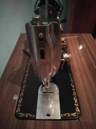Máquina de coser antigua SIGMA