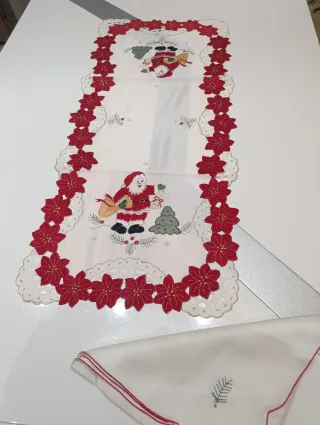 Mantel centro de mesa Navidad y 4 servilletas