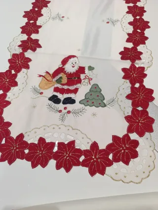 Mantel centro de mesa Navidad y 4 servilletas