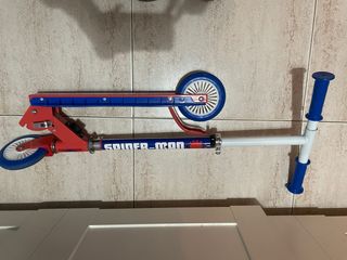Patinete Spiderman Rojo y Azul