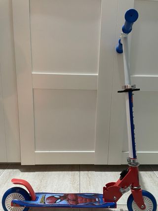 Patinete Spiderman Rojo y Azul